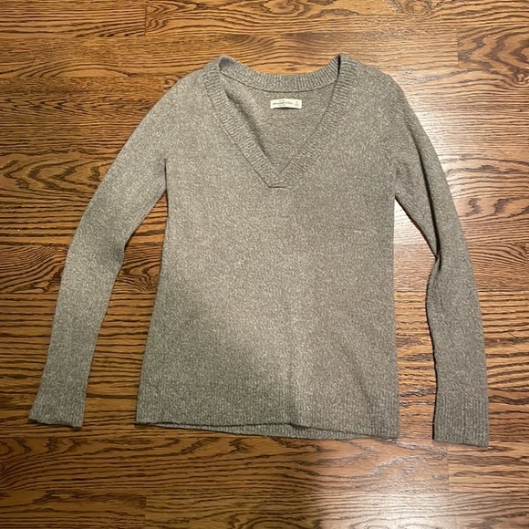 A&F Sweater - Picture 3 of 4